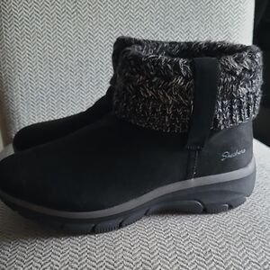 Skechers Women's Black and Gray Winter Boots